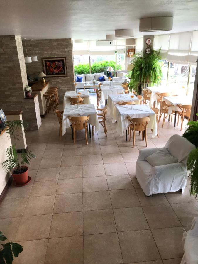 Hotel Europa Pinamar Esterno foto