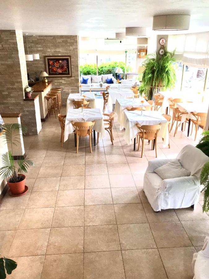 Hotel Europa Pinamar Esterno foto